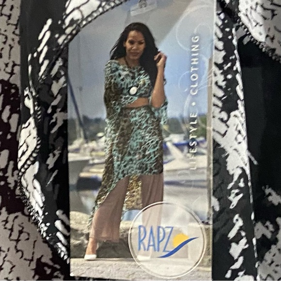 Rapz women black and white plaid long craftan pullover cover up. One size. NWT. - Picture 7 of 7